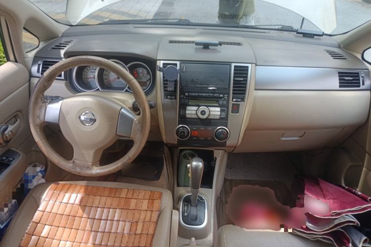 Used Nissan Tiida 2008 1.6L Automatic Smart Version Center Console