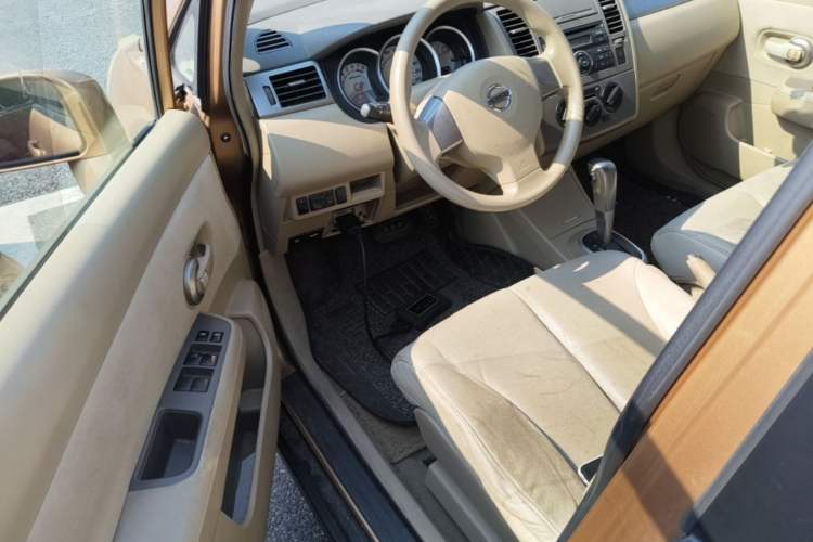 Used Nissan Tiida 2008 1.6L Automatic Fashion Edition Driver Seat