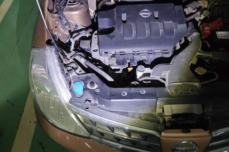 Used Nissan Tiida 2008 1.6L Manual Smart Version Engine Bay Right