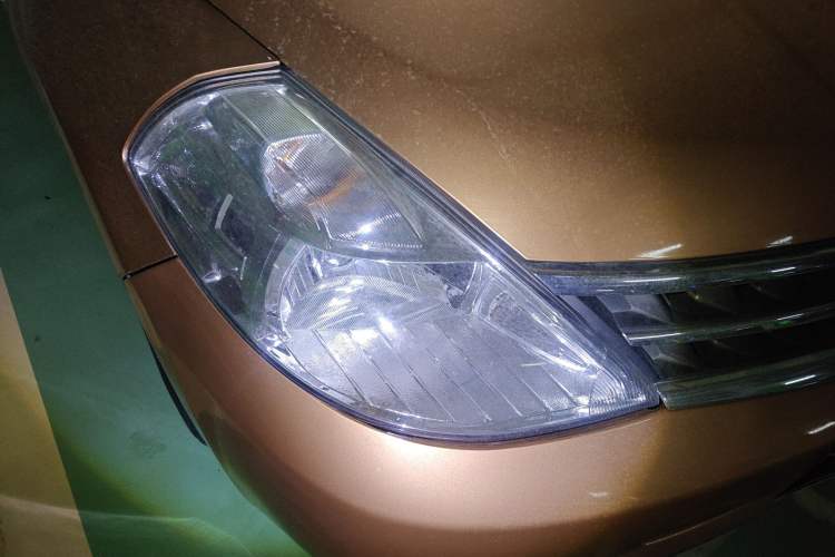 Used Nissan Tiida 2008 1.6L Manual Smart Version Right Front Headlight