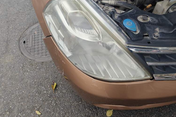 Used Nissan Tiida 2008 1.6L Automatic Smart Version Right Front Headlight