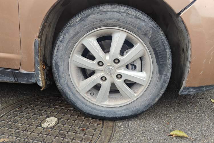 Used Nissan Tiida 2008 1.6L Automatic Smart Version Right Front Wheel Hub