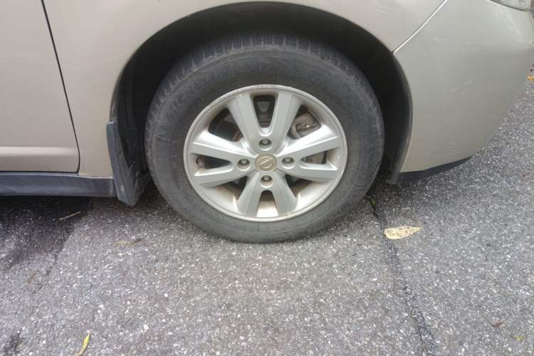 Used Nissan Tiida 2008 1.6L Automatic Smart Version Right Front Wheel Hub