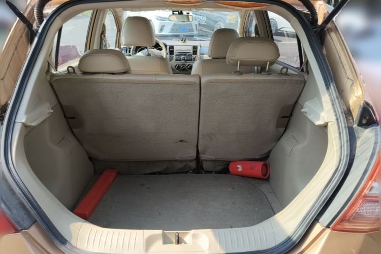 Used Nissan Tiida 2008 1.6L Automatic Fashion Edition Trunk