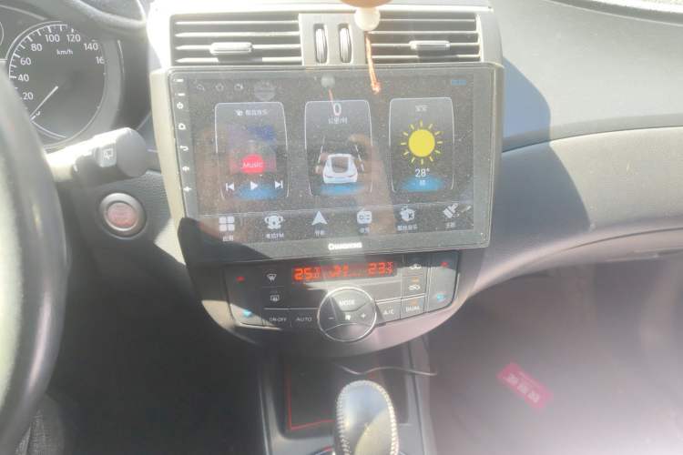 Used Nissan Tiida 2011 1.6L CVT Smart Version Audio And AC Panel