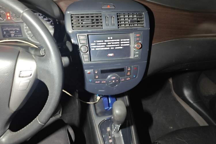 Used Nissan Tiida 2011 1.6L CVT Luxury Edition Audio And AC Panel