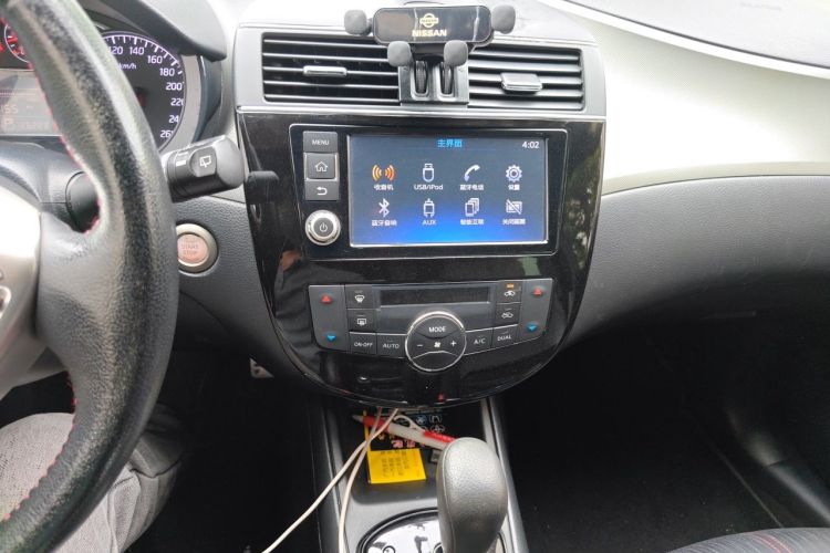 Used Nissan Tiida 2011 1.6T M-CVT Cool Edition Audio And AC Panel