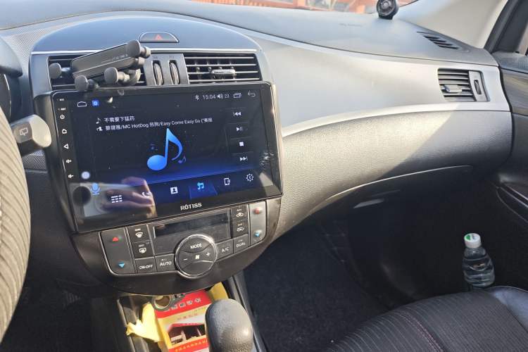 Used Nissan Tiida 2011 1.6T M-CVT Cool Edition Audio And AC Panel