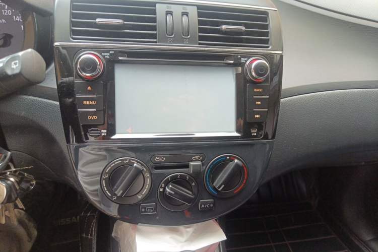 Used Nissan Tiida 2011 1.6L CVT Comfort Model Audio And AC Panel