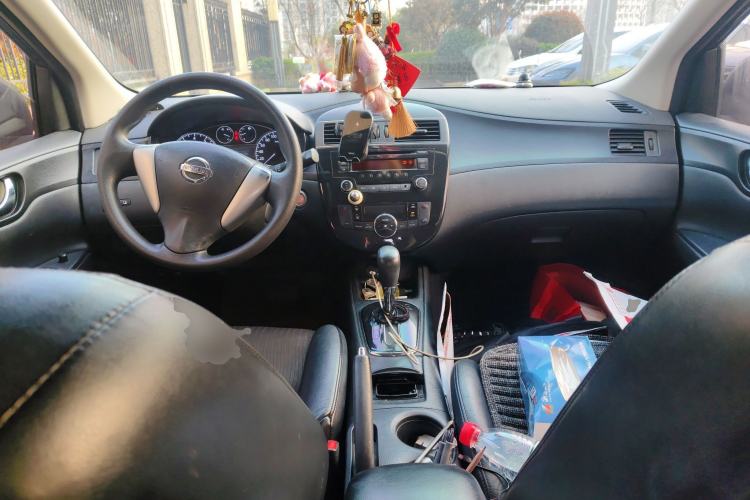 Used Nissan Tiida 2011 1.6L CVT Smart Version Center Console