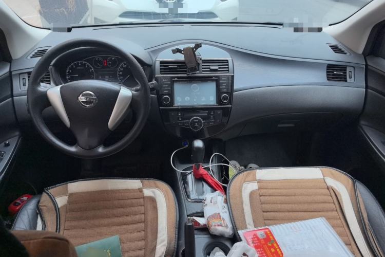 Used Nissan Tiida 2011 1.6L CVT Smart Version Center Console