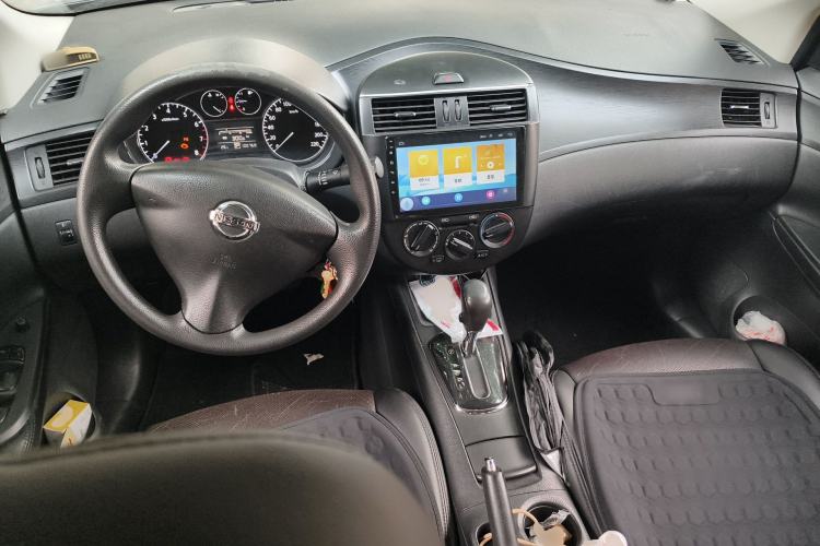 Used Nissan Tiida 2011 1.6L CVT Comfort Model Center Console