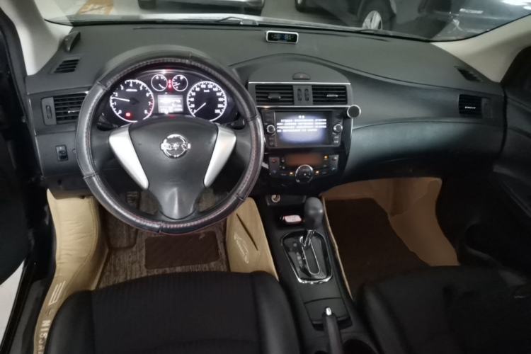 Used Nissan Tiida 2011 1.6L CVT Smart Version Center Console