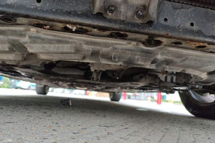 Used Nissan Tiida 2011 1.6L Manual Comfort Edition Chassis Front