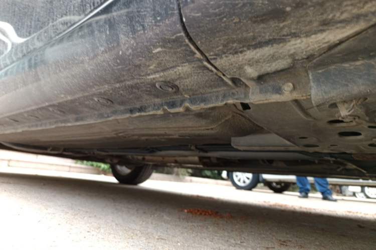 Used Nissan Tiida 2011 1.6L Manual Comfort Edition Chassis Front Right