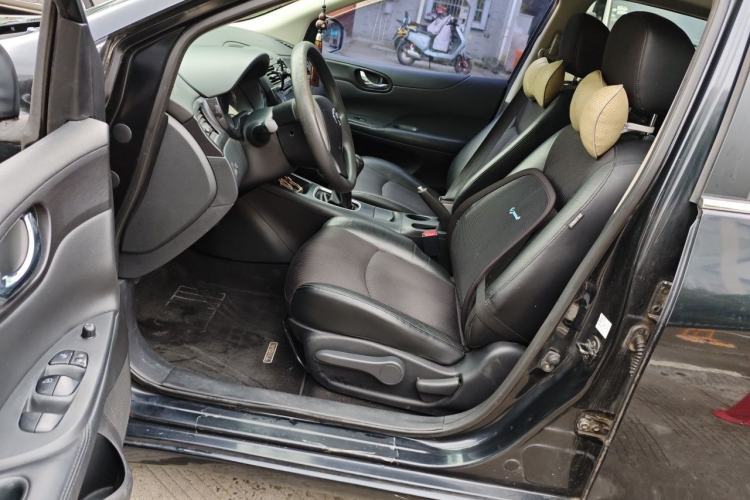 Used Nissan Tiida 2011 1.6L Manual Comfort Edition Driver Seat