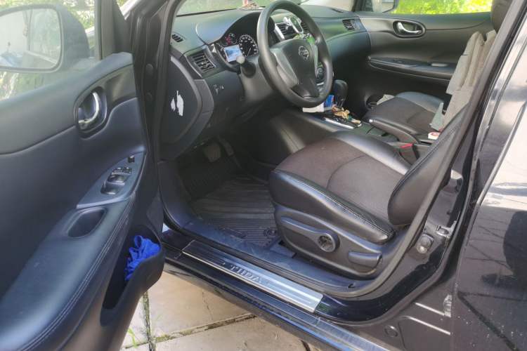 Used Nissan Tiida 2011 1.6L CVT Smart Version Driver Seat