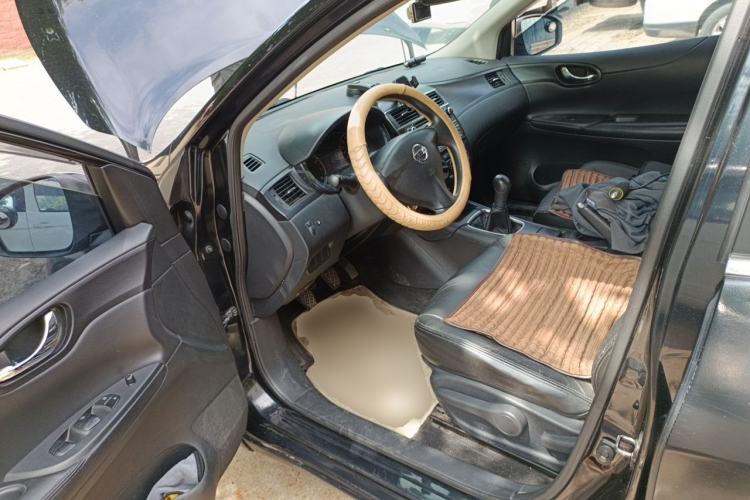 Used Nissan Tiida 2011 1.6L Manual Comfort Edition Driver Seat