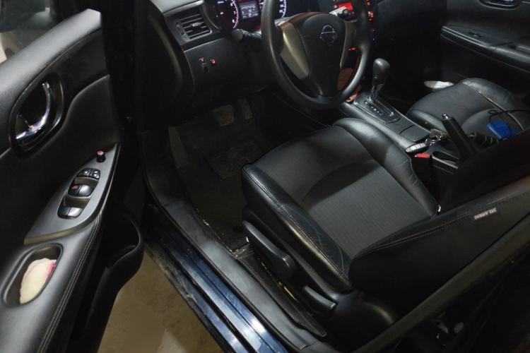 Used Nissan Tiida 2011 1.6L CVT Smart Version Driver Seat