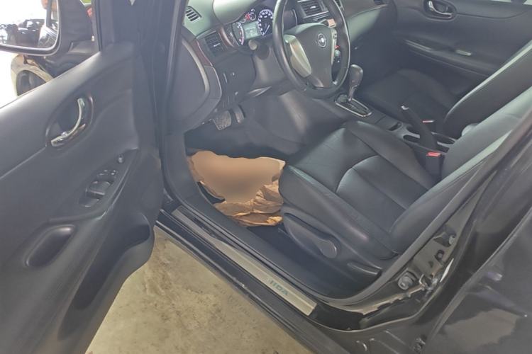 Used Nissan Tiida 2011 1.6L CVT Luxury Edition Driver Seat