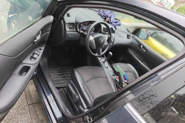 Used Nissan Tiida 2011 1.6L CVT Smart Version Driver Seat