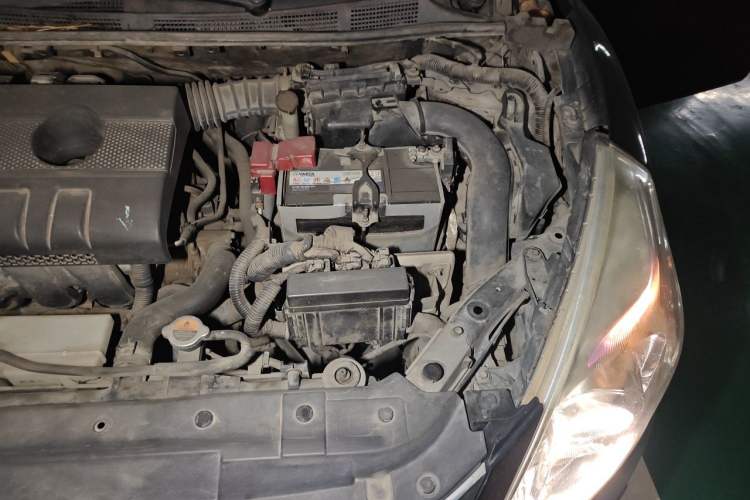 Used Nissan Tiida 2011 1.6L CVT Luxury Edition Engine Bay Left