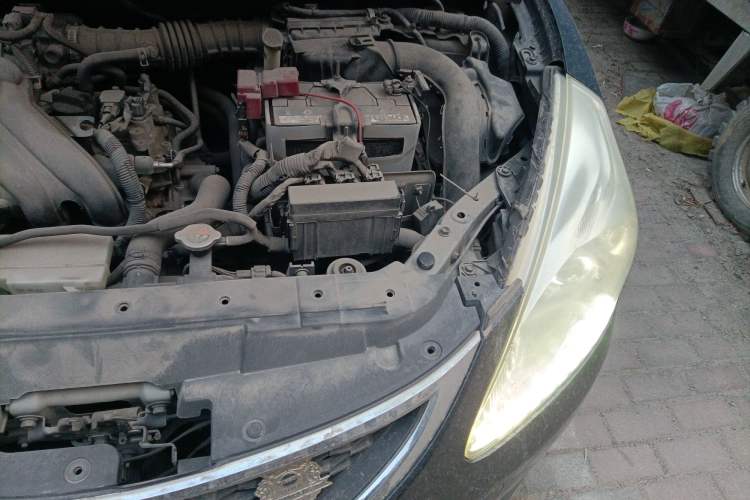 Used Nissan Tiida 2011 1.6L Manual Comfort Edition Engine Bay Left