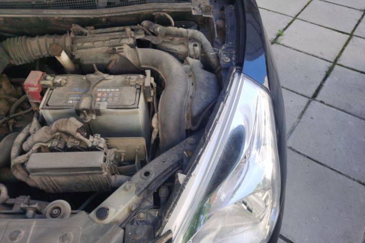 Used Nissan Tiida 2011 1.6L CVT Smart Version Engine Bay Left