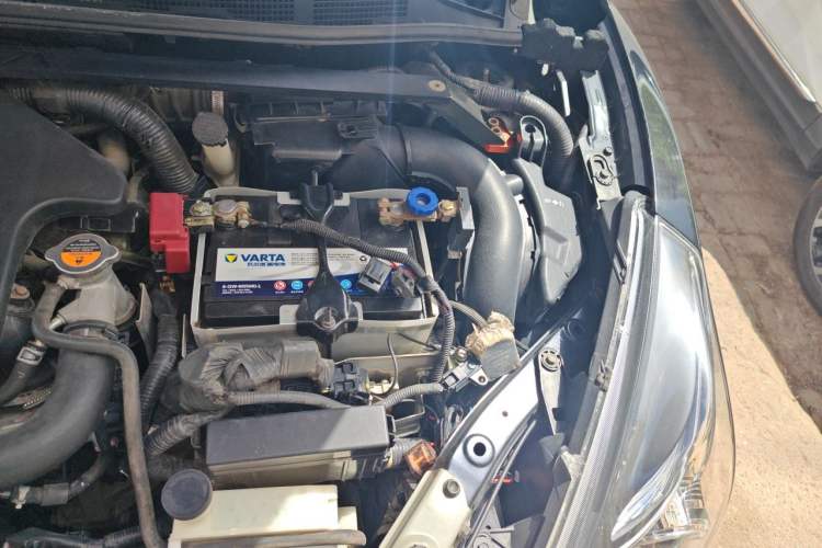 Used Nissan Tiida 2011 1.6T Manual Xuan Dong Edition Engine Bay Left