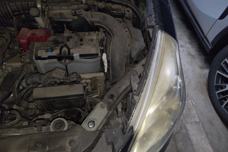 Used Nissan Tiida 2011 1.6L CVT Smart Version Engine Bay Left