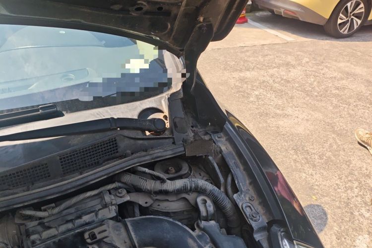 Used Nissan Tiida 2011 1.6L CVT Comfort Model Engine Bay Left