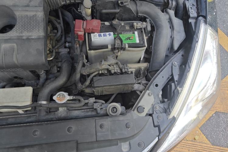 Used Nissan Tiida 2011 1.6L CVT Smart Version Engine Bay Left