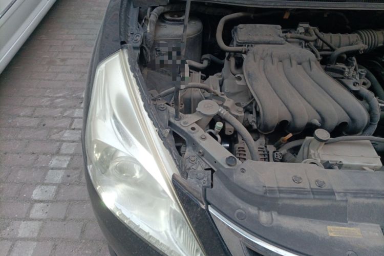Used Nissan Tiida 2011 1.6L Manual Comfort Edition Engine Bay Right