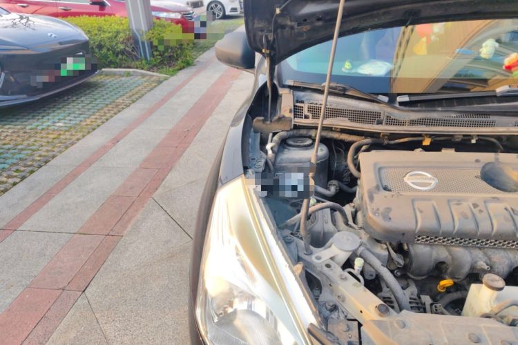 Used Nissan Tiida 2011 1.6L CVT Smart Version Engine Bay Right