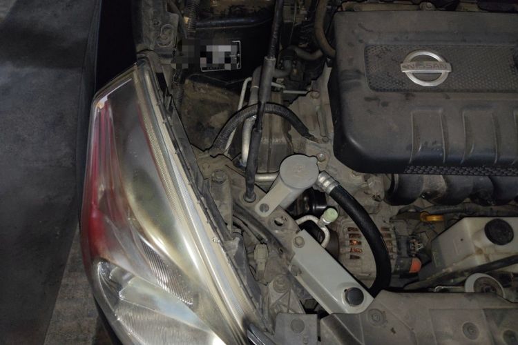 Used Nissan Tiida 2011 1.6L CVT Smart Version Engine Bay Right