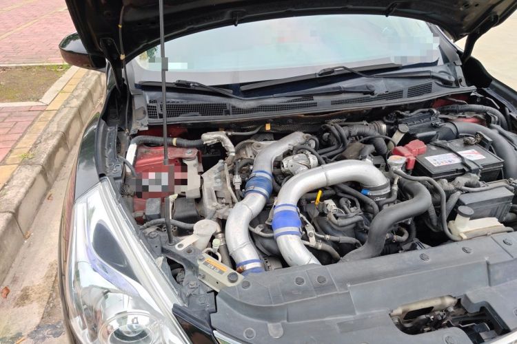 Used Nissan Tiida 2011 1.6T M-CVT Cool Edition Engine Bay Right