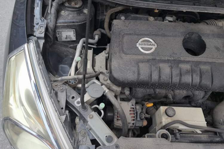 Used Nissan Tiida 2011 1.6L CVT Smart Version Engine Bay Right