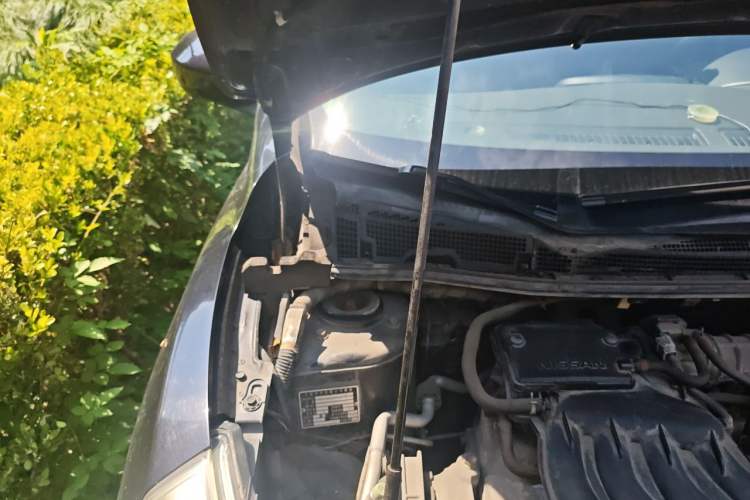 Used Nissan Tiida 2011 1.6L CVT Comfort Model Engine Bay Right