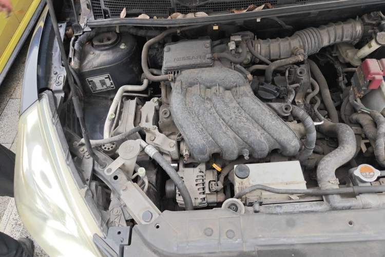 Used Nissan Tiida 2011 1.6L CVT Smart Version Engine Bay Right