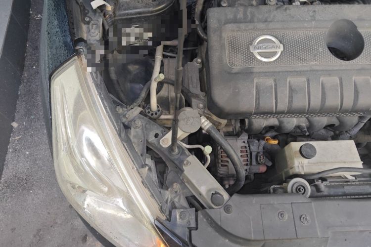 Used Nissan Tiida 2011 1.6L CVT Smart Version Engine Bay Right