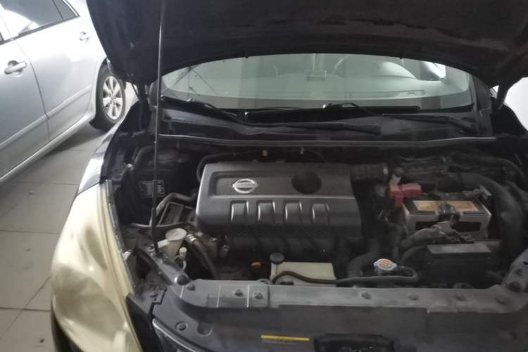 Used Nissan Tiida 2011 1.6L CVT Smart Version Engine Bay Right