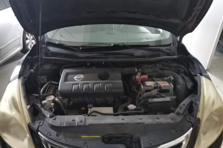 Used Nissan Tiida 2011 1.6L CVT Smart Version Engine Bay