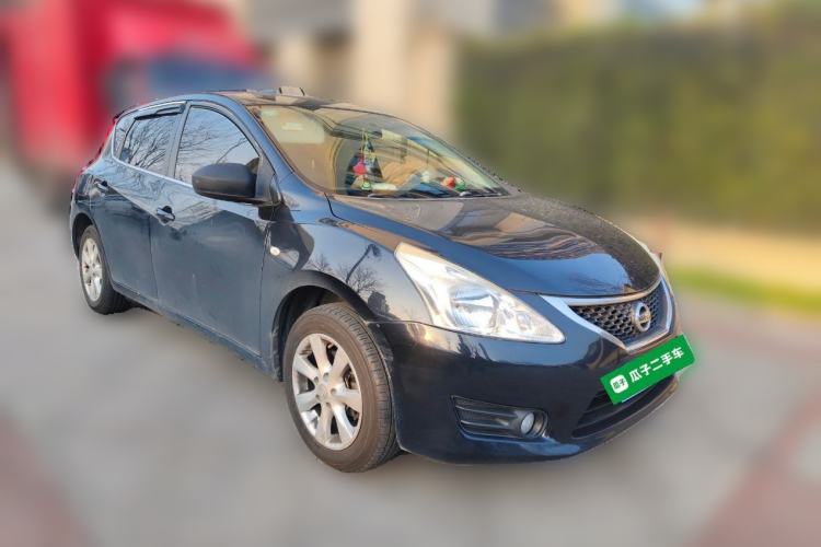 Used Nissan Tiida 2011 1.6L CVT Smart Version Front Right 45 Deg