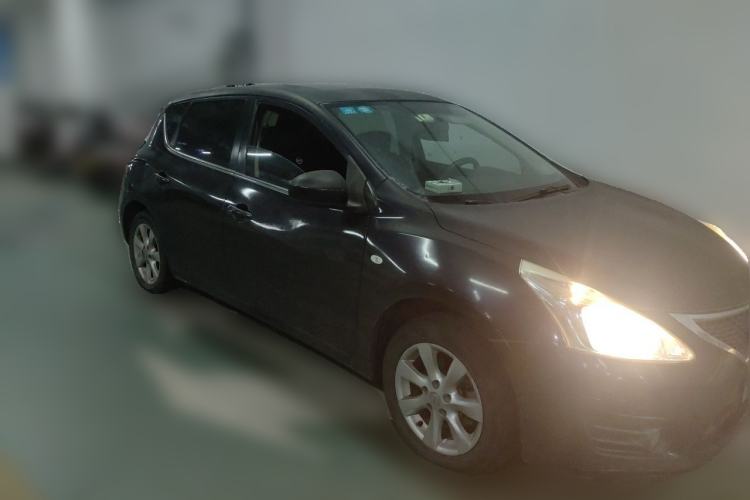 Used Nissan Tiida 2011 1.6L CVT Smart Version Front Right 45 Deg