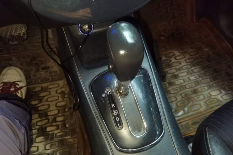 Used Nissan Tiida 2011 1.6L CVT Comfort Model Gear Lever