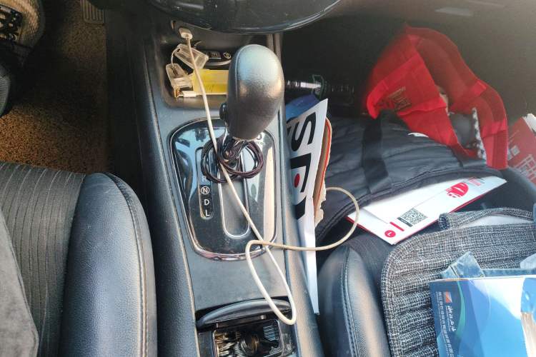 Used Nissan Tiida 2011 1.6L CVT Smart Version Gear Lever
