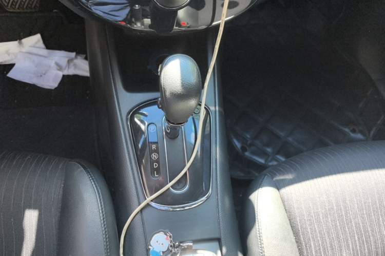 Used Nissan Tiida 2011 1.6L CVT Smart Version Gear Lever