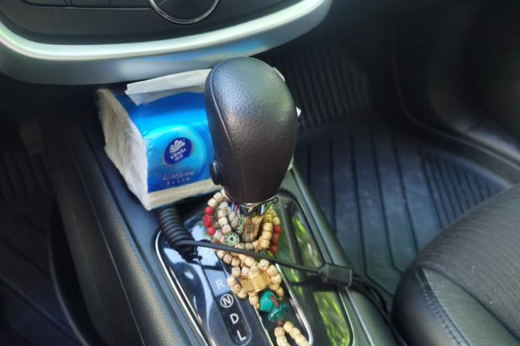Used Nissan Tiida 2011 1.6L CVT Smart Version Gear Lever