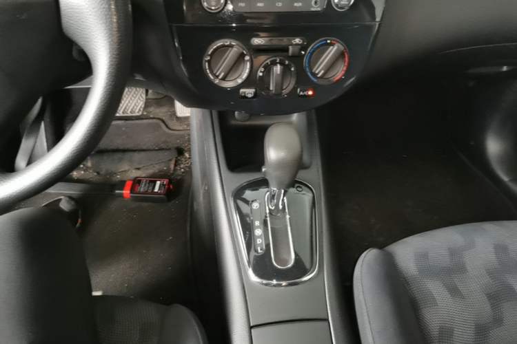 Used Nissan Tiida 2011 1.6L CVT Comfort Model Gear Lever
