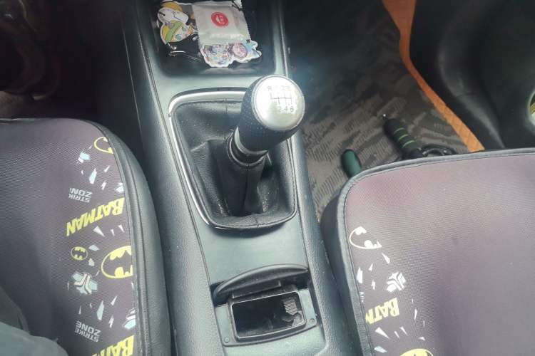 Used Nissan Tiida 2011 1.6T Manual Xuan Dong Edition Gear Lever
